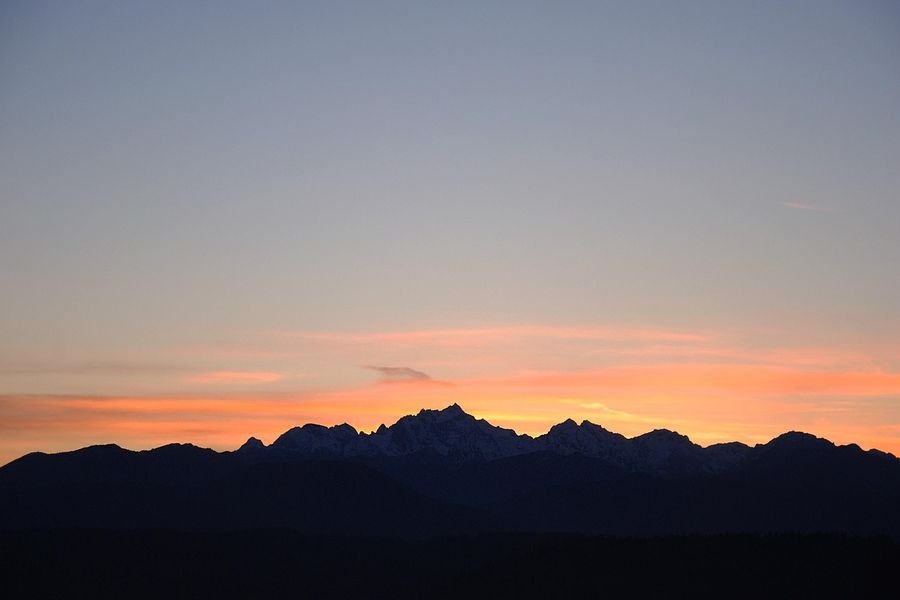 Mountain ridges at dusk in Washington